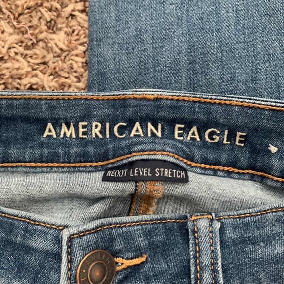 American Eagle Hi-rise Crop - Picture 3 of 6